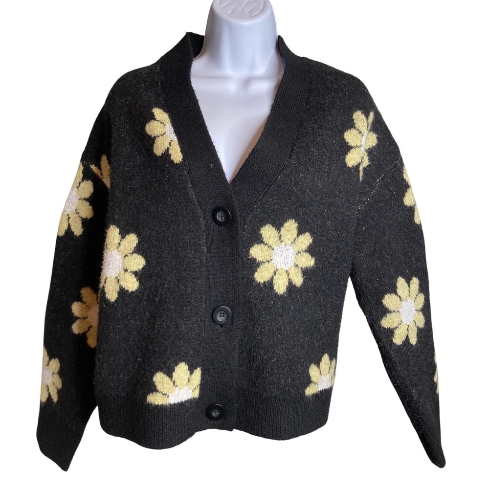 Chelsea & Theodore Womens Black Daisy Cardigan Sweater Sz S Cottagecore Floral